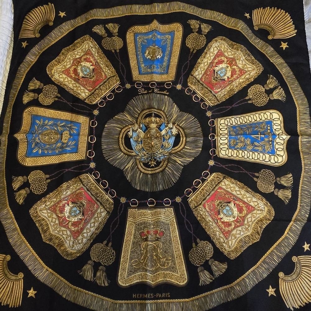 Hermès-Paris Black and Gold Silk Scarf. Like New Condtion. 100% Authentic.
